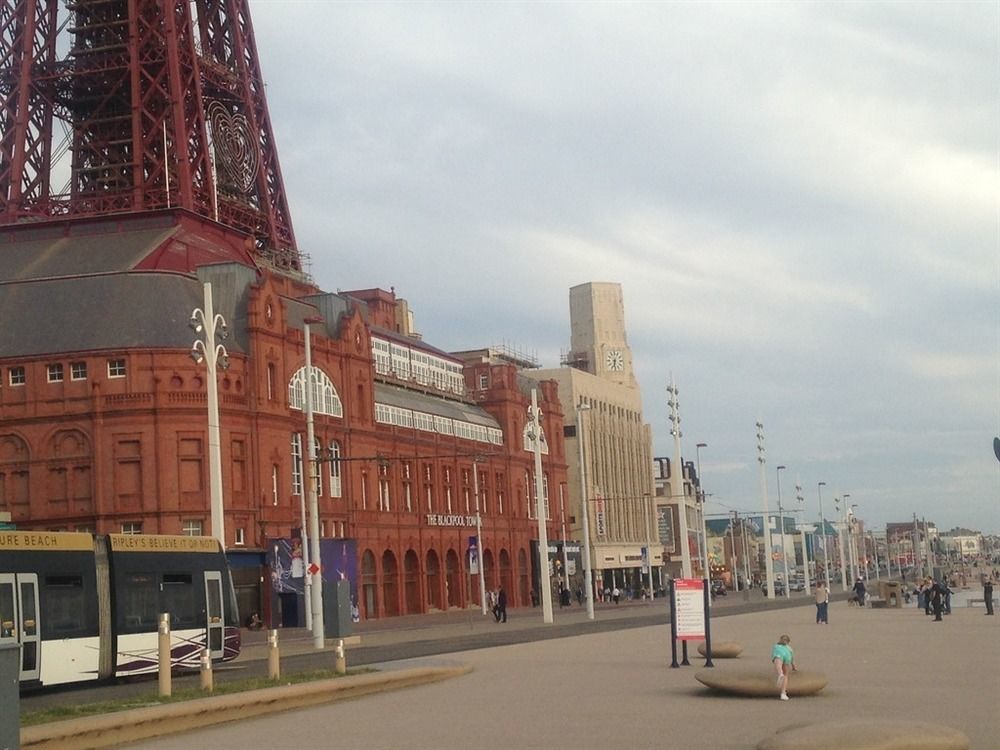 The Rutlands Bed & Breakfast Blackpool Exterior photo