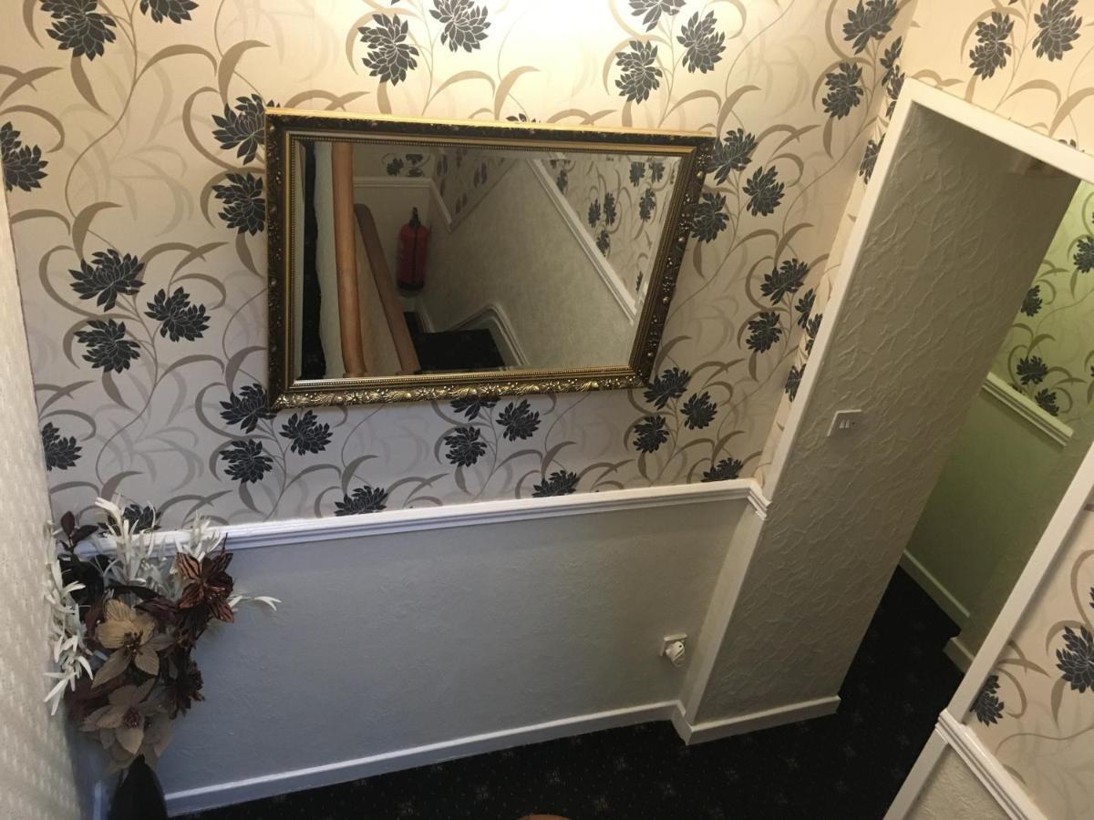 The Rutlands Bed & Breakfast Blackpool Room photo